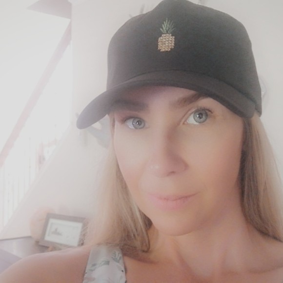 Meet your Posher, Marion - Picture 1 of 3